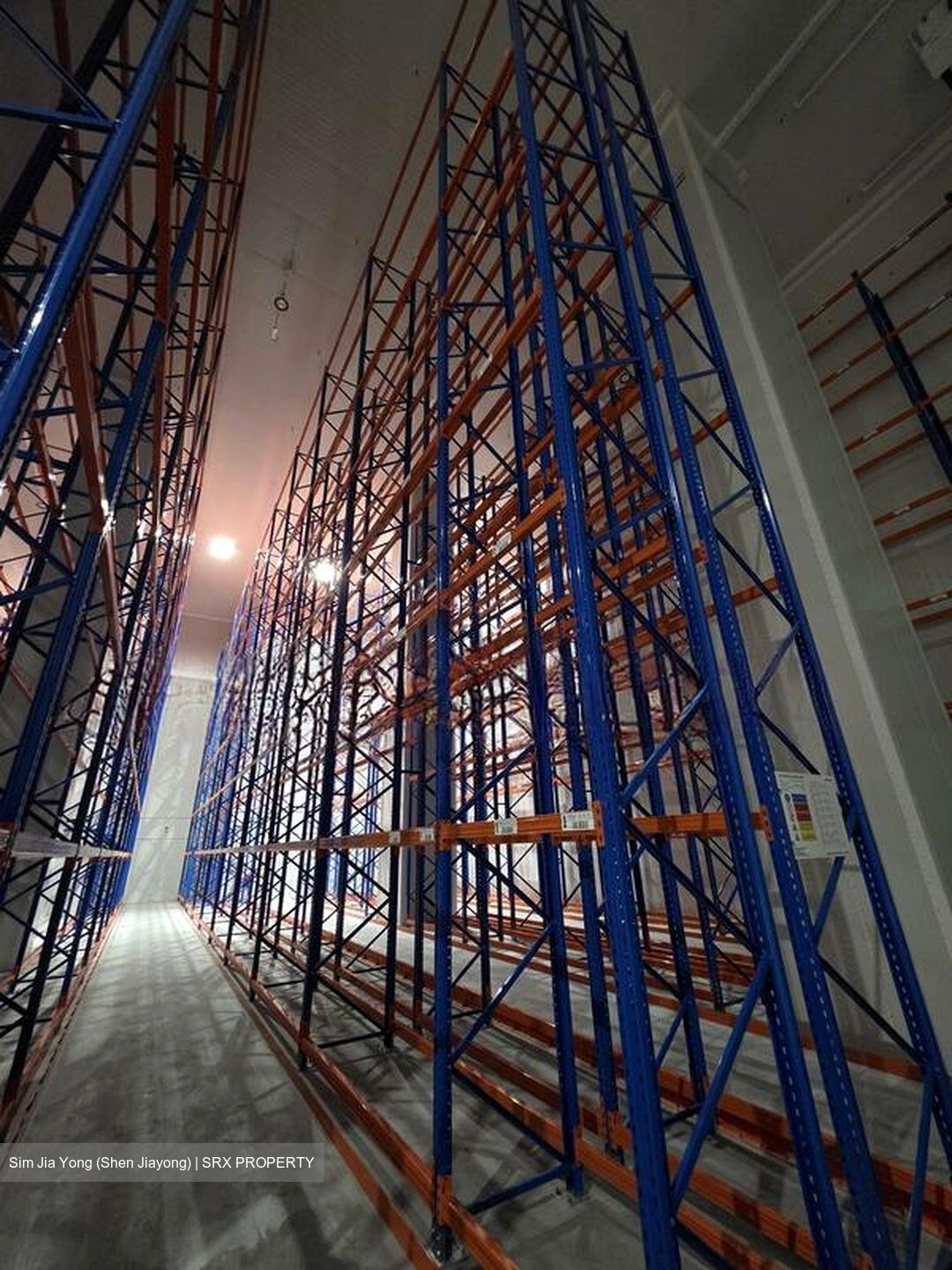 Jurong Industrial Services Centre (D22), Warehouse #570509781